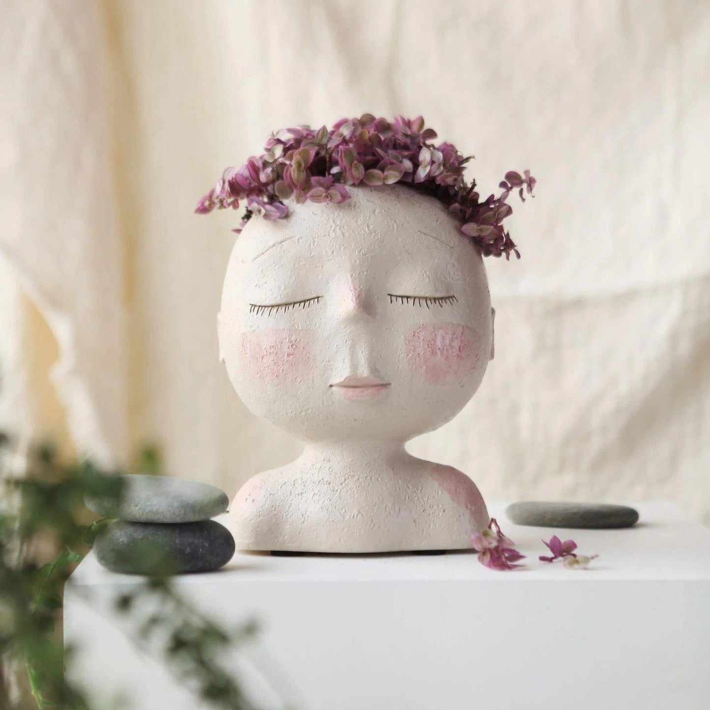 Vase à planter « Visage endormi, rêve paisible »