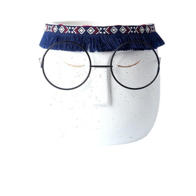 Keramischer abstrakter Schlafender-Gesicht-Pflanztopf mit Stirnband und Brille